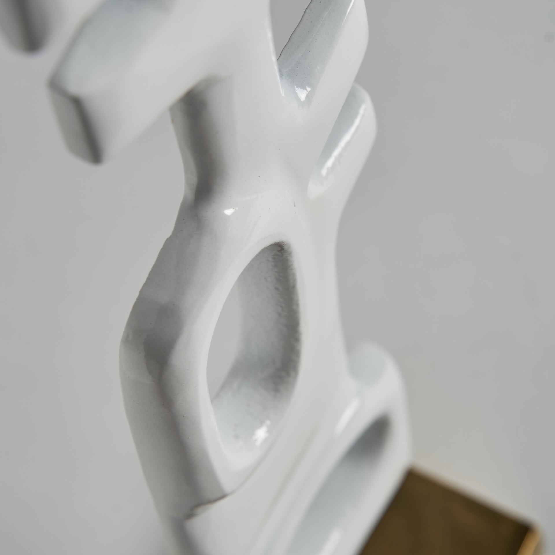 HUBBLE DECORATIVE FIGURE